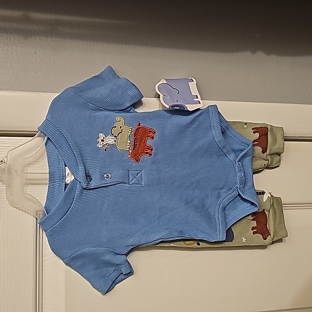 NWT 0-3M Beginings 2ps light blurme short sleeve shirt and pants with animals